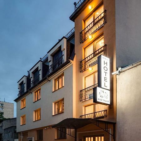 Family Hotel Anna Ruse Extérieur photo