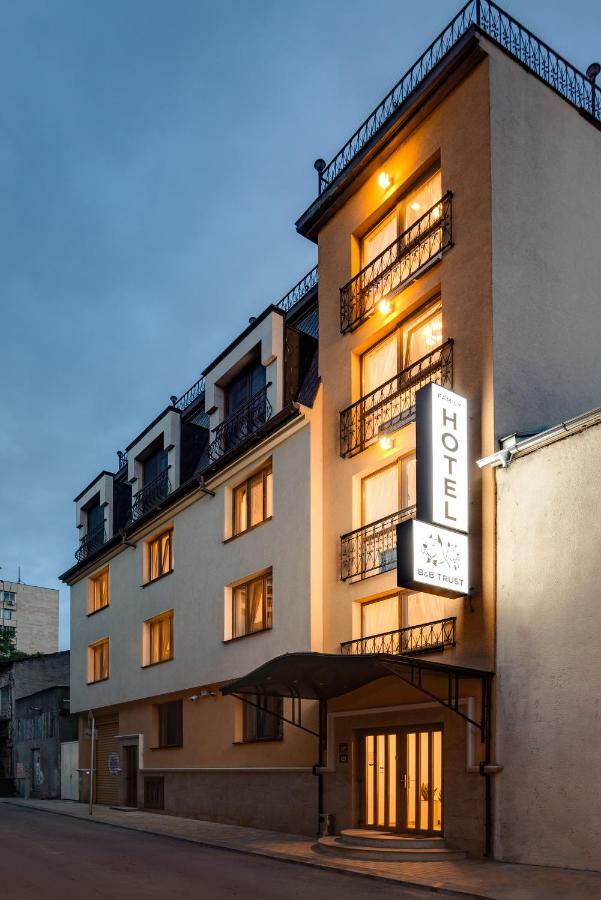 Family Hotel Anna Ruse Extérieur photo