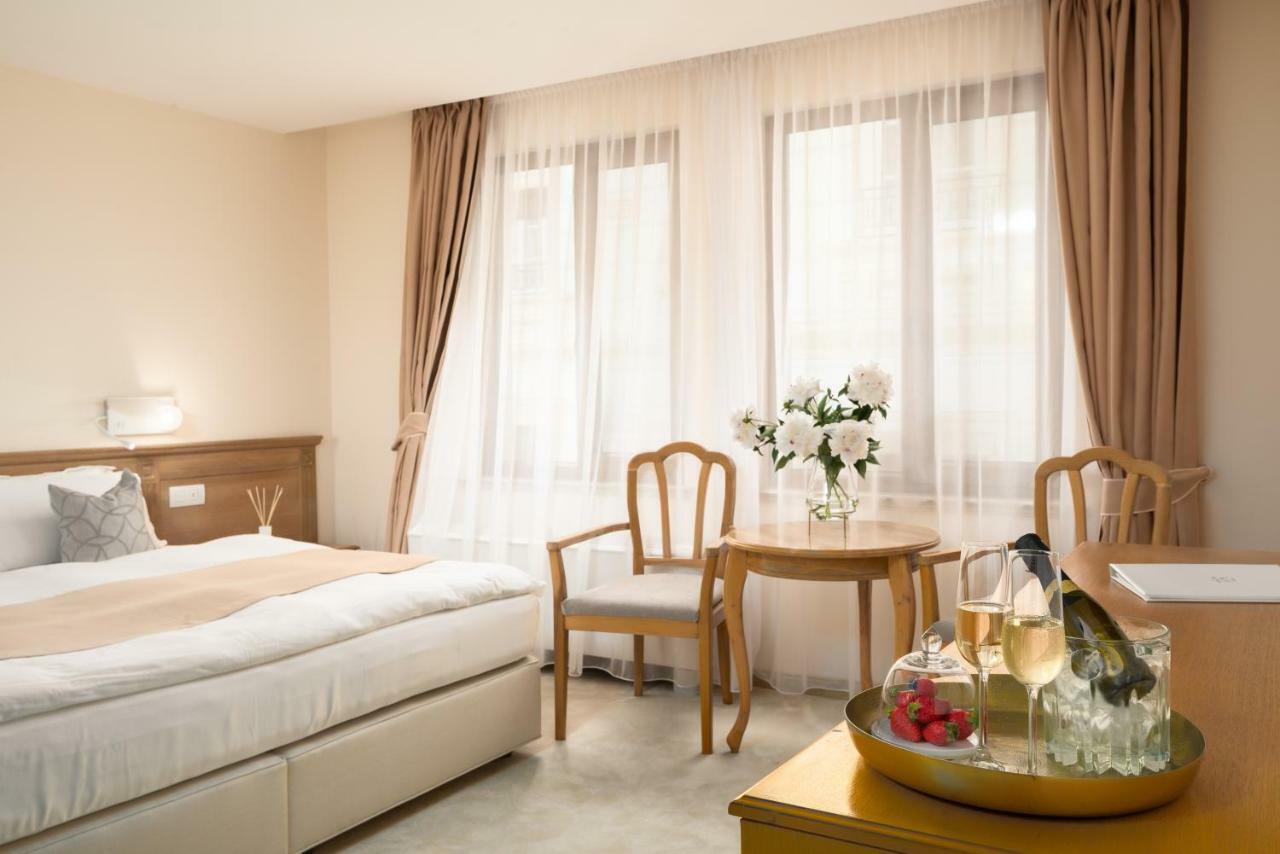 Family Hotel Anna Ruse Extérieur photo