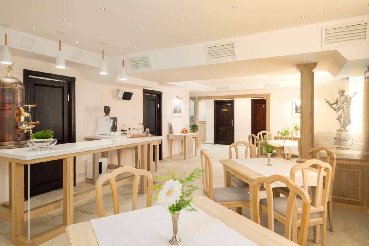 Family Hotel Anna Ruse Extérieur photo